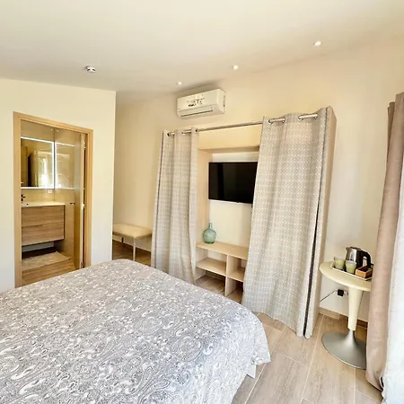 לינה וארוחת בוקר La Source 83 - Close To St Tropez 4*