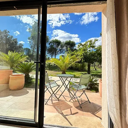 לינה וארוחת בוקר La Source 83 - Close To St Tropez 4*