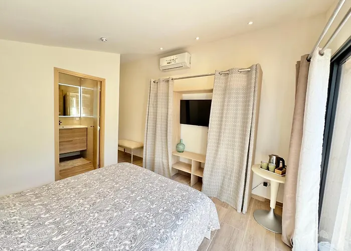 فندق مبيت وإفطار La Source 83 - Close To St Tropez 4*