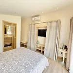 Couette-café La Source 83 - Close To St Tropez 4*