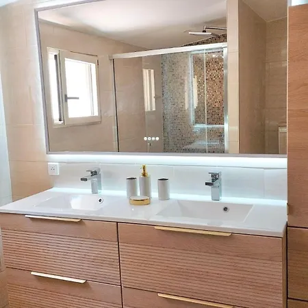 فندق مبيت وإفطار La Source 83 - Close To St Tropez *