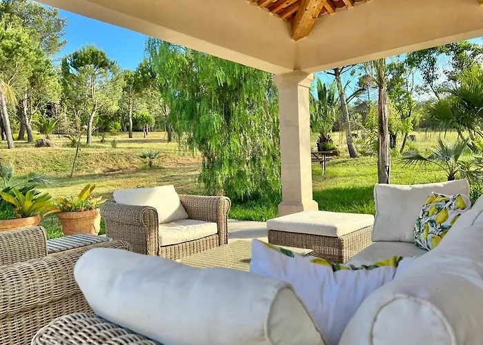 La Source 83 - Close To St Tropez B&B