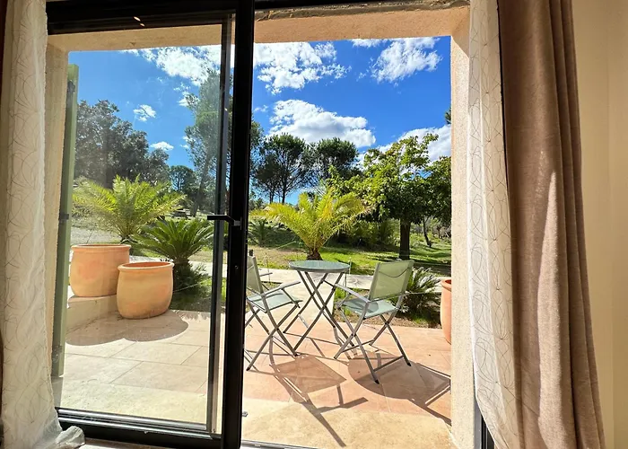 B&B La Source 83 - Close To St Tropez 4*